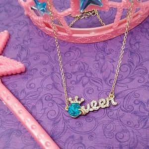 Queen Necklace Gold-tone Crystals Turquoise Color